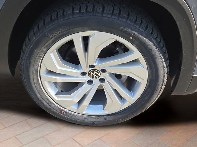 Certified Used 2021 Gray Volkswagen 2.0T SEL image 11