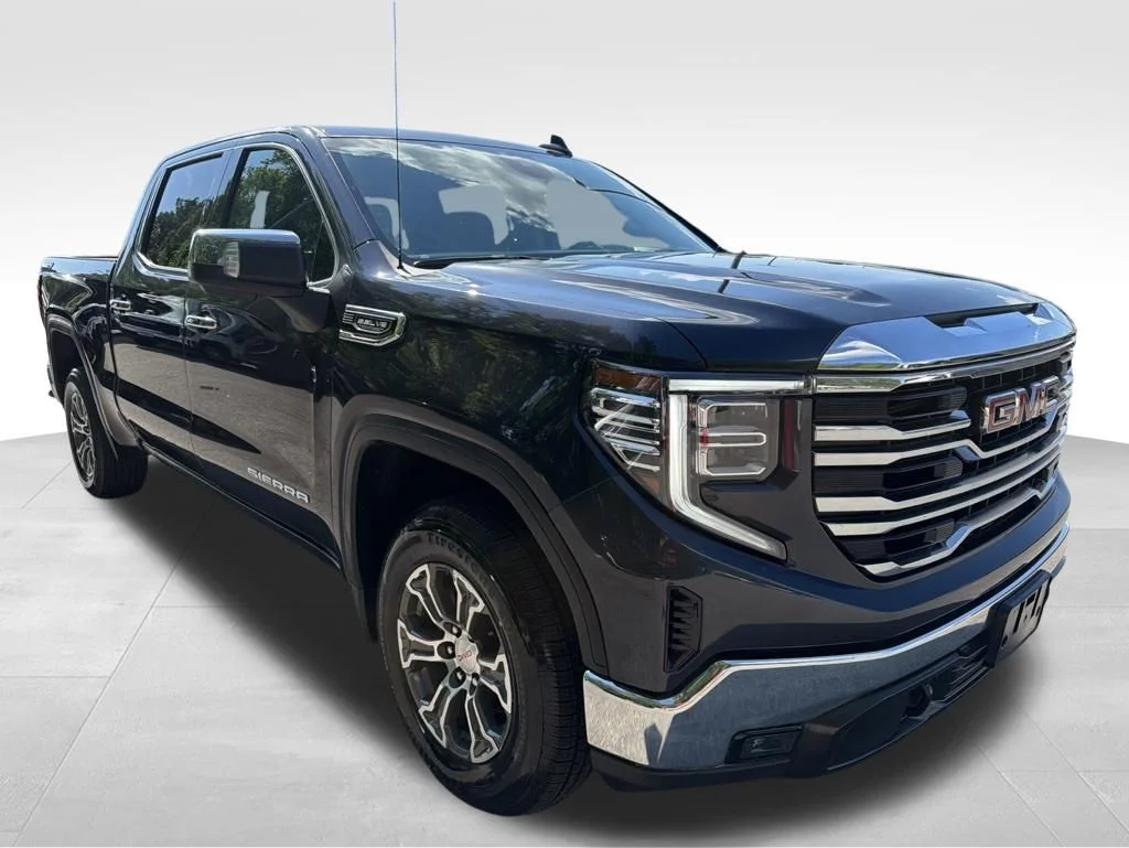 Used 2025 Silver GMC SLT image 8