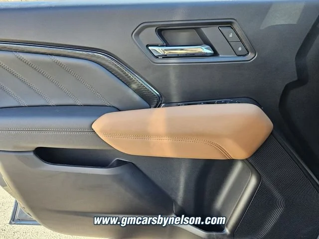 2025 GMC Canyon AT4 - Photo 15
