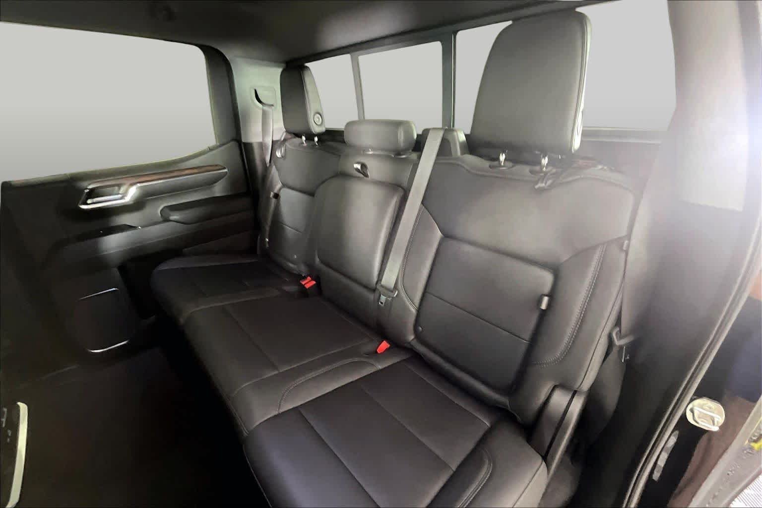 Used 2023 Onyx Black GMC SLT image 19