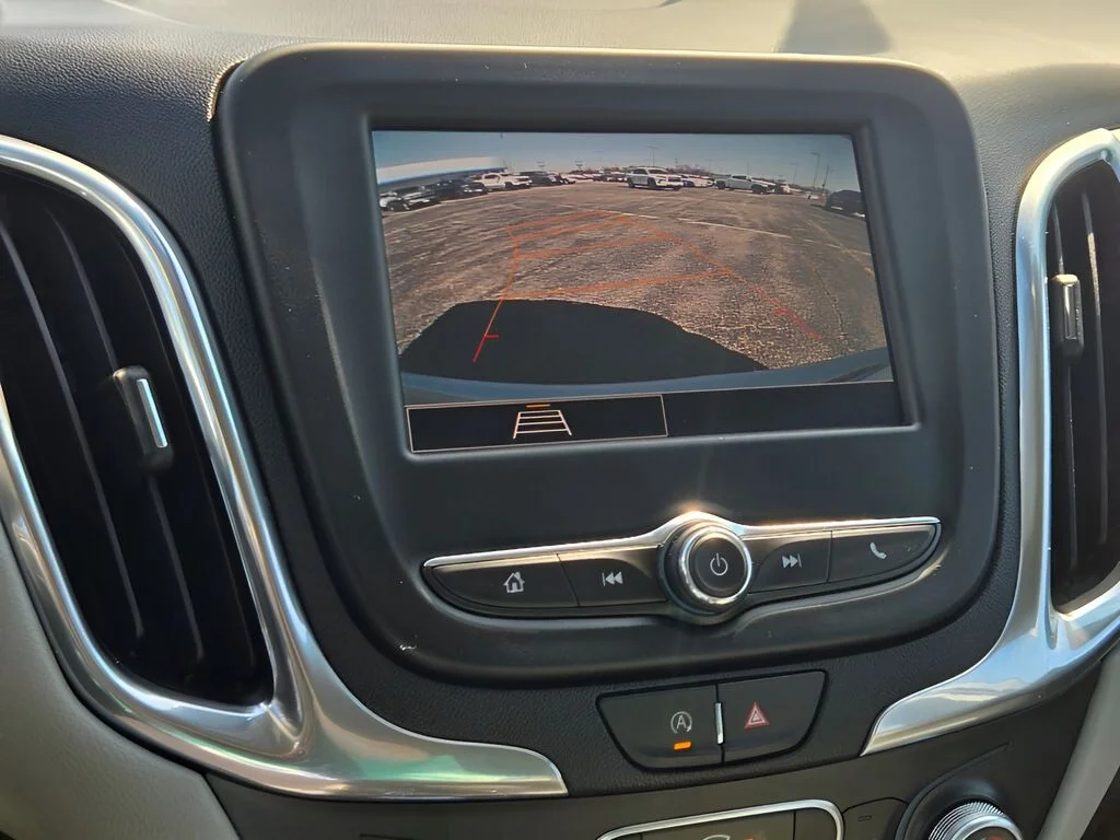 Used 2022 Silver Chevrolet LS image 22
