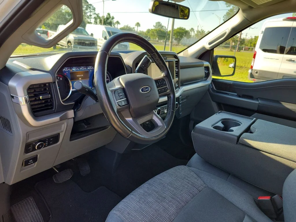 Used 2022 Oxford White Ford XLT image 12