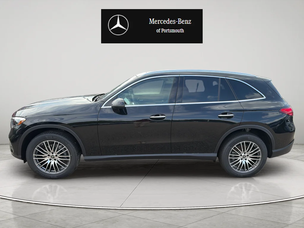 New 2026 Black Mercedes-Benz GLC 300 image 2