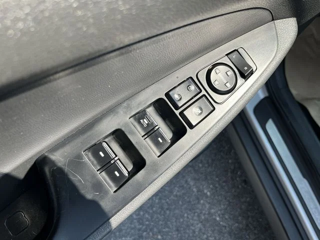 Used 2017 Silver Hyundai Limited image 17
