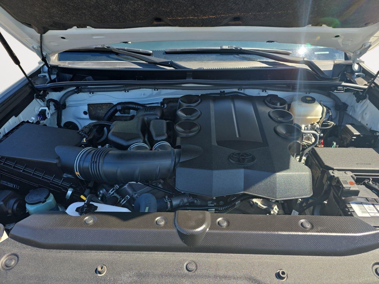 Used 2020 Super White Toyota SR5 image 24