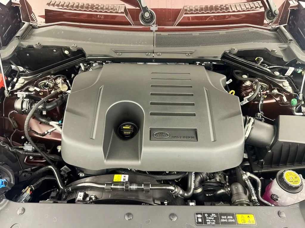 New 2026 Sedona Red Land Rover X-Dynamic SE image 31