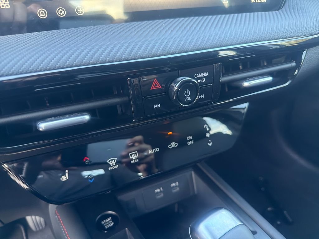 New 2026 Nissan Kicks SR 4D Sport Utility