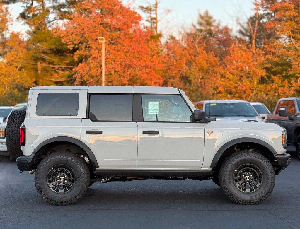New 2026 Avalanche Gray Ford Badlands® image 3