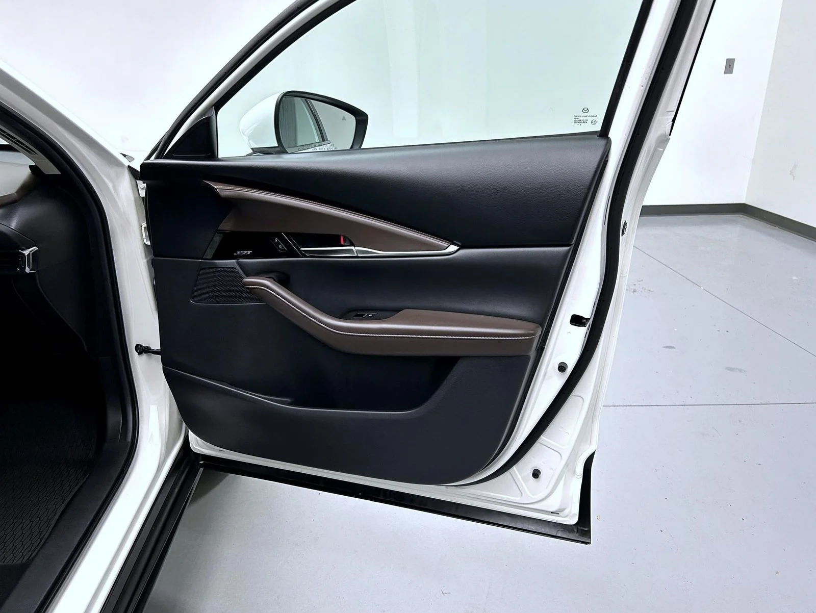 Used 2020 White Mazda Premium image 16