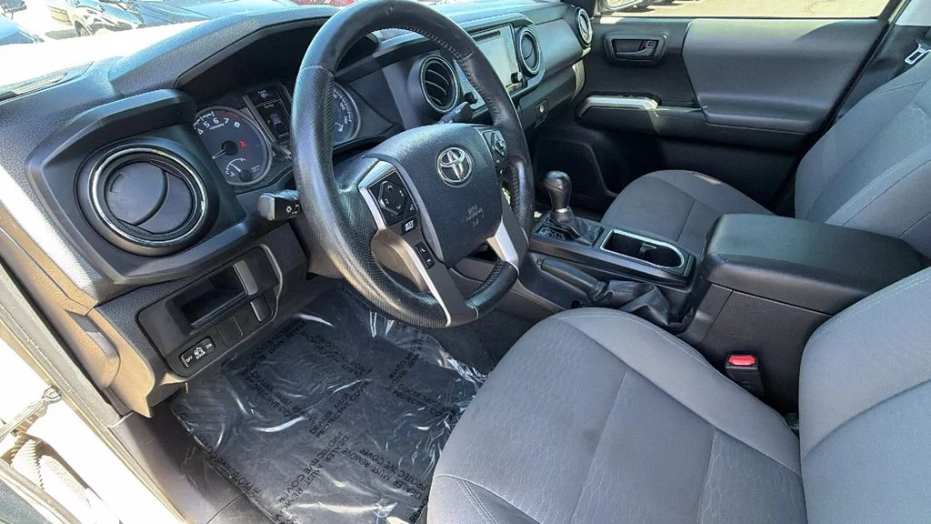 Used 2016 Quicksand Toyota SR5 image 10