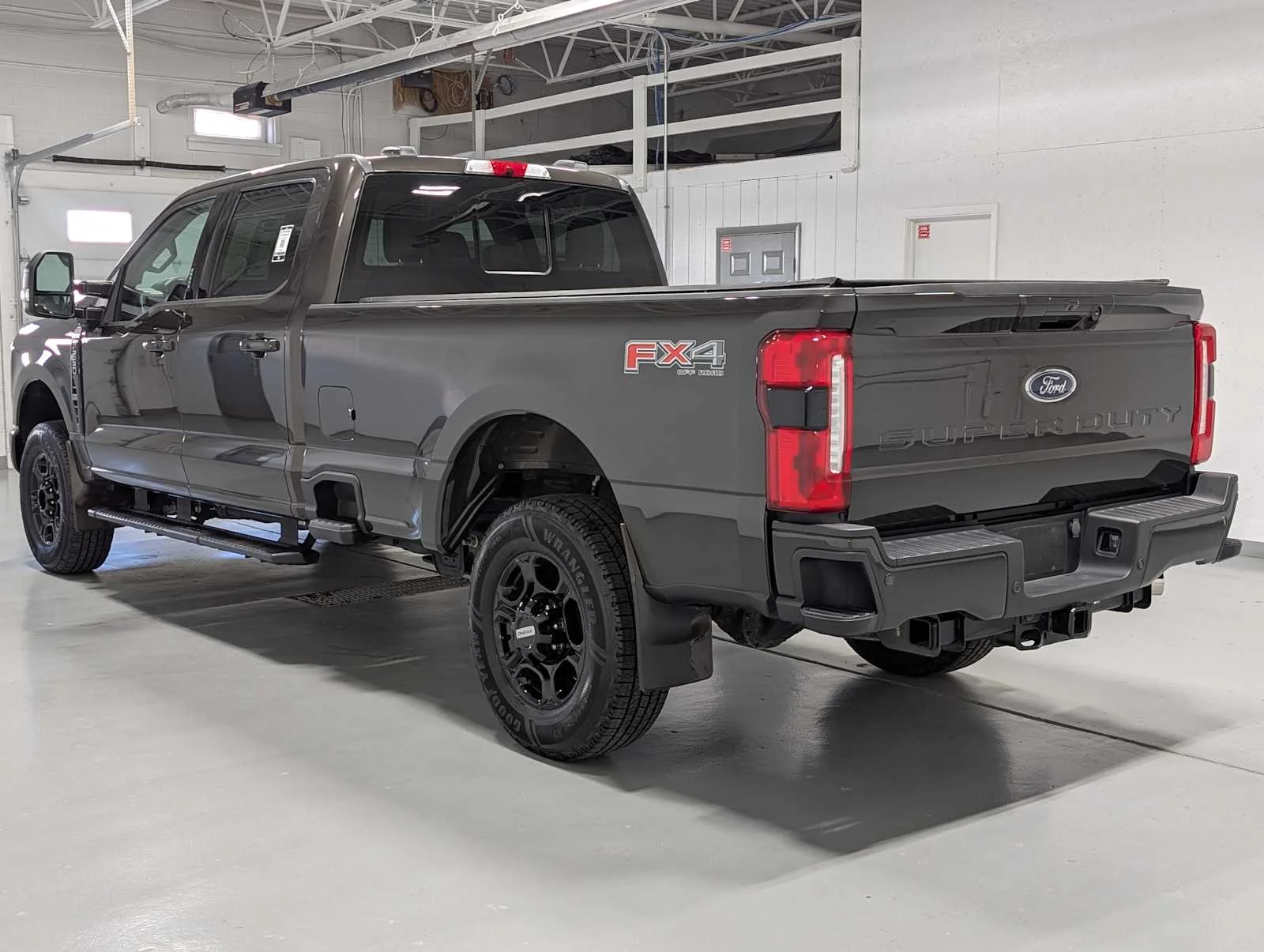 Used 2024 Darkened Bronze Ford XLT image 11