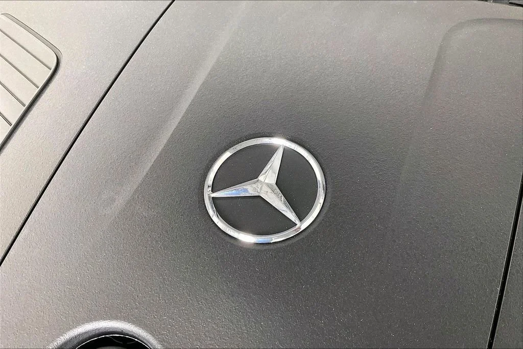 New 2026 Polar White Mercedes-Benz GLC 300 image 29