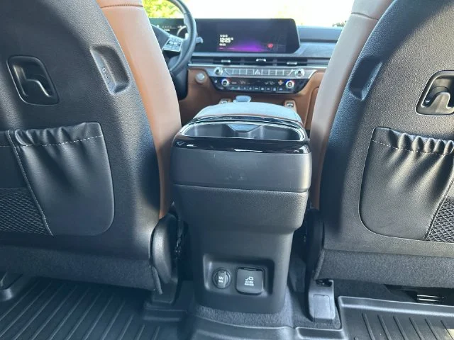 Used 2023 White Kia SX-Prestige X-Pro image 25