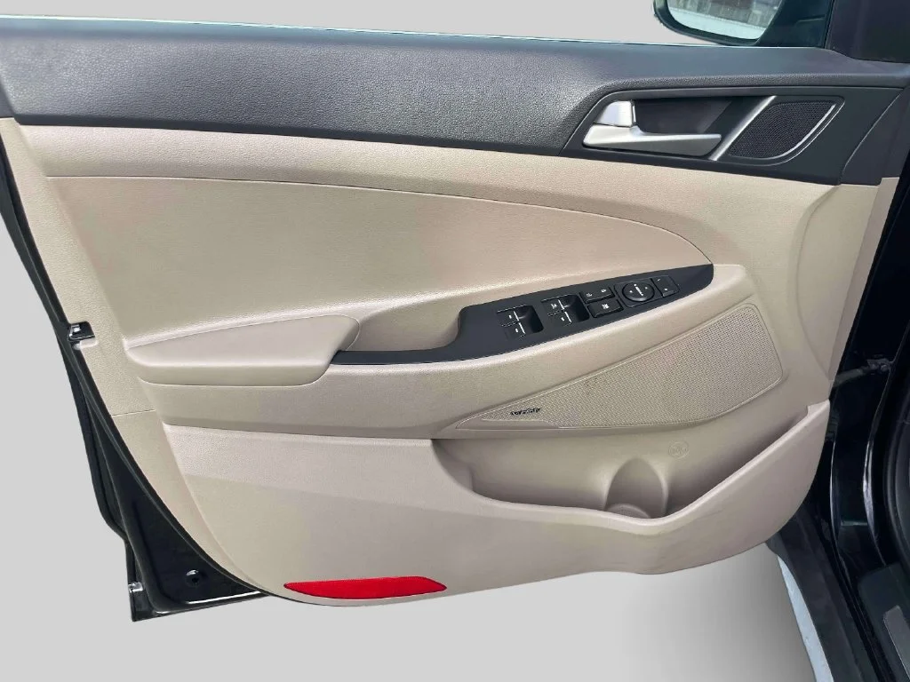 Used 2020 Black Hyundai Ultimate image 16