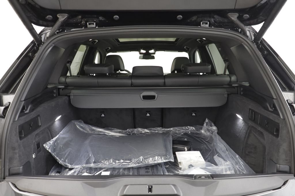 New 2026 Black Sapphire Metallic BMW xDrive40i image 20