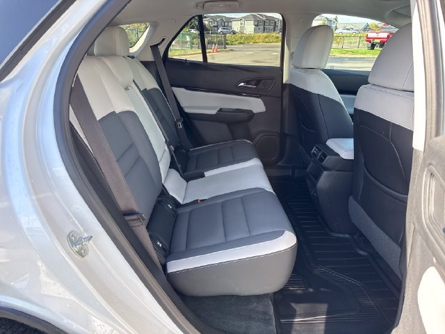 Certified Used 2024 Snowfall Pearl Honda Touring image 12