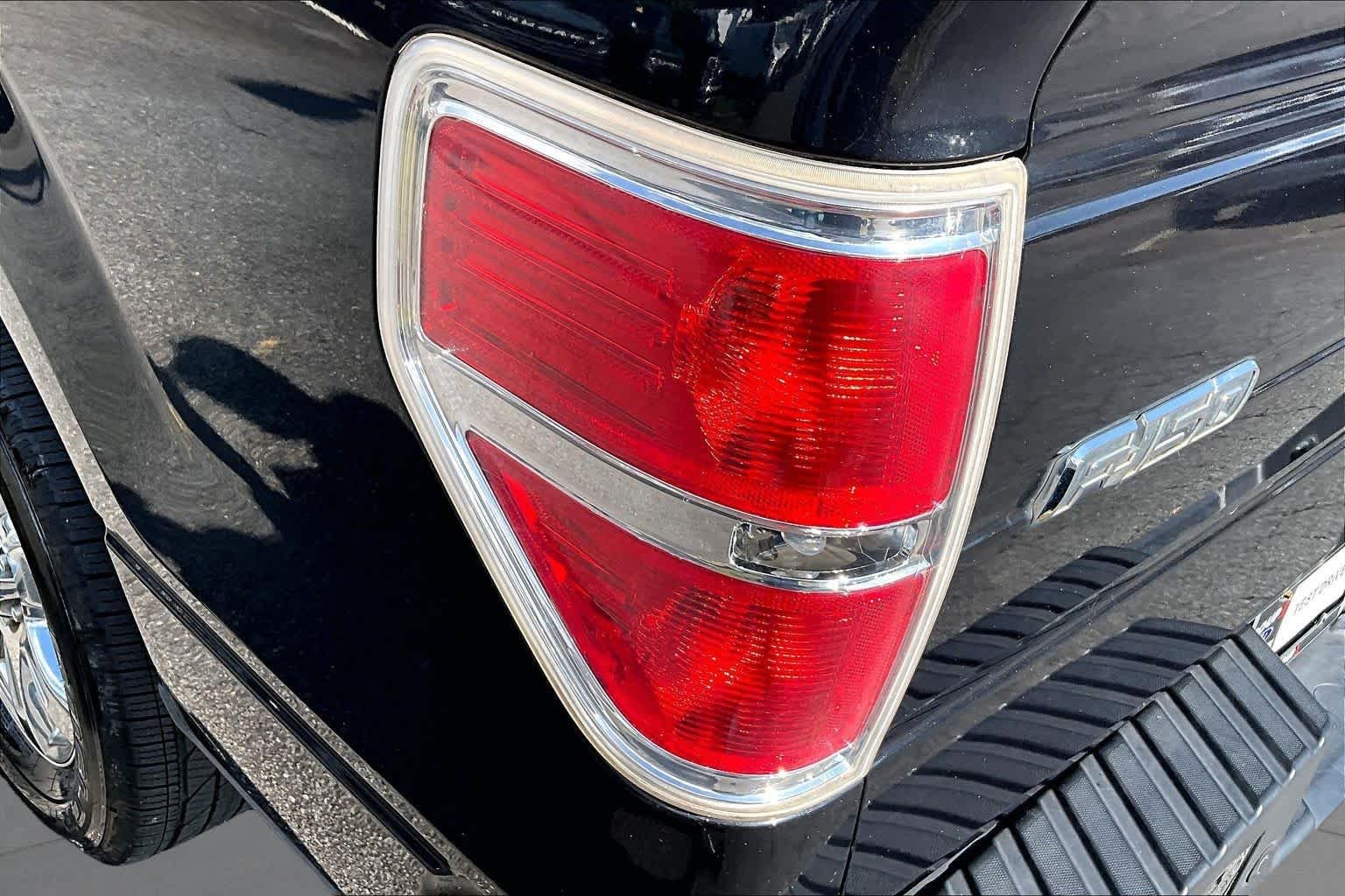 Used 2014 Tuxedo Black Metallic Ford XLT image 26
