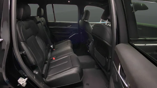 New 2026 Diamond Black Crystal Pearl-Coat Exterior Paint Jeep Limited image 25