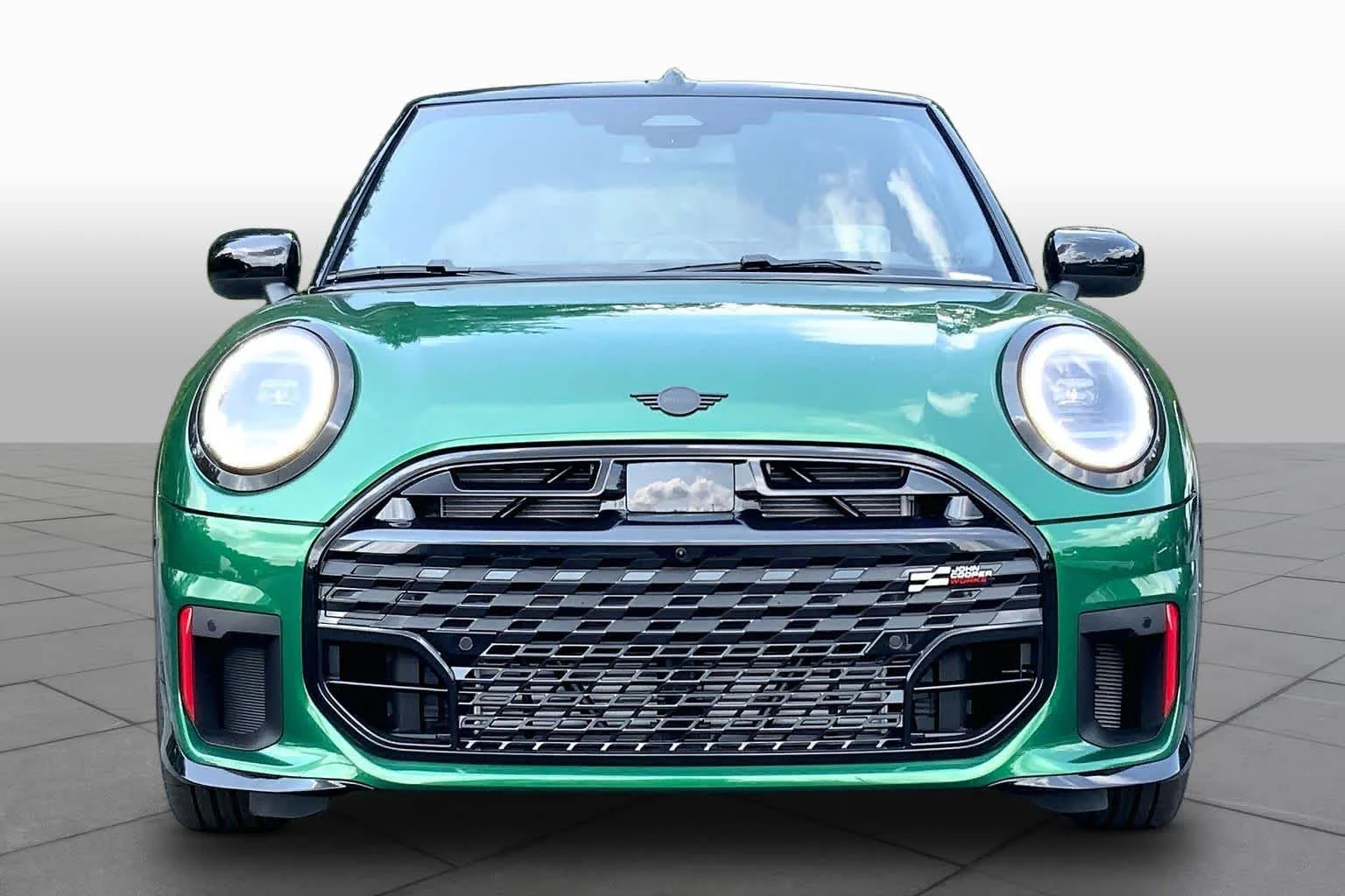 New 2026 British Racing Green IV Metallic MINI Iconic image 3