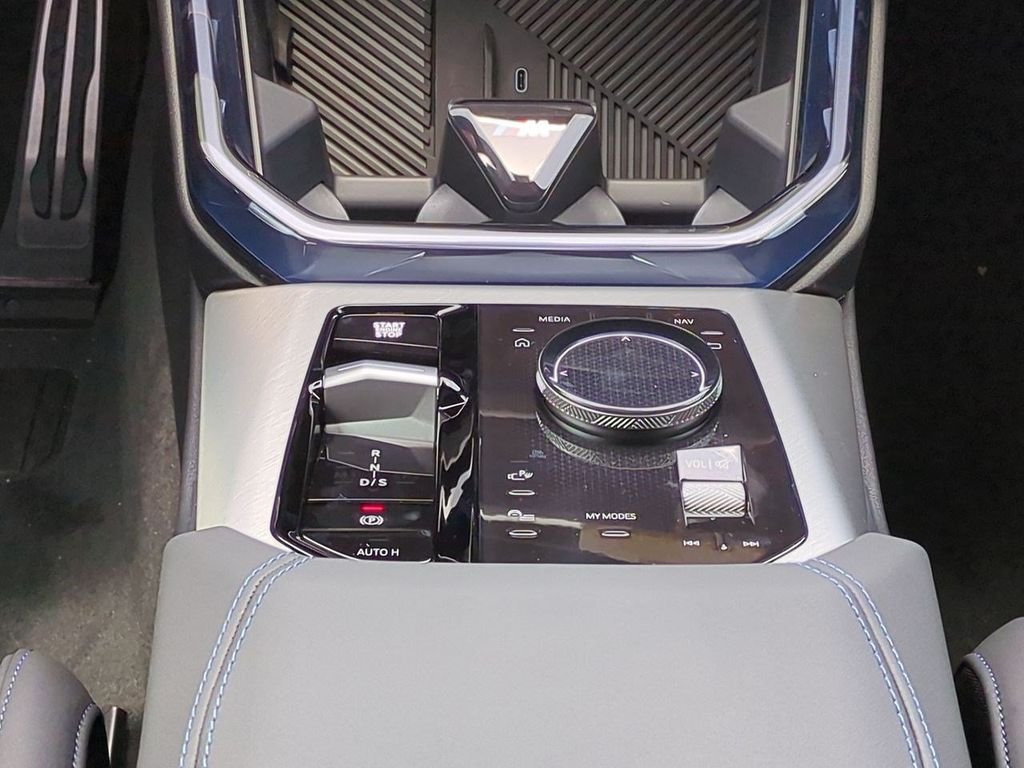 New 2026 Brooklyn Grey Metallic BMW M50 xDrive image 19