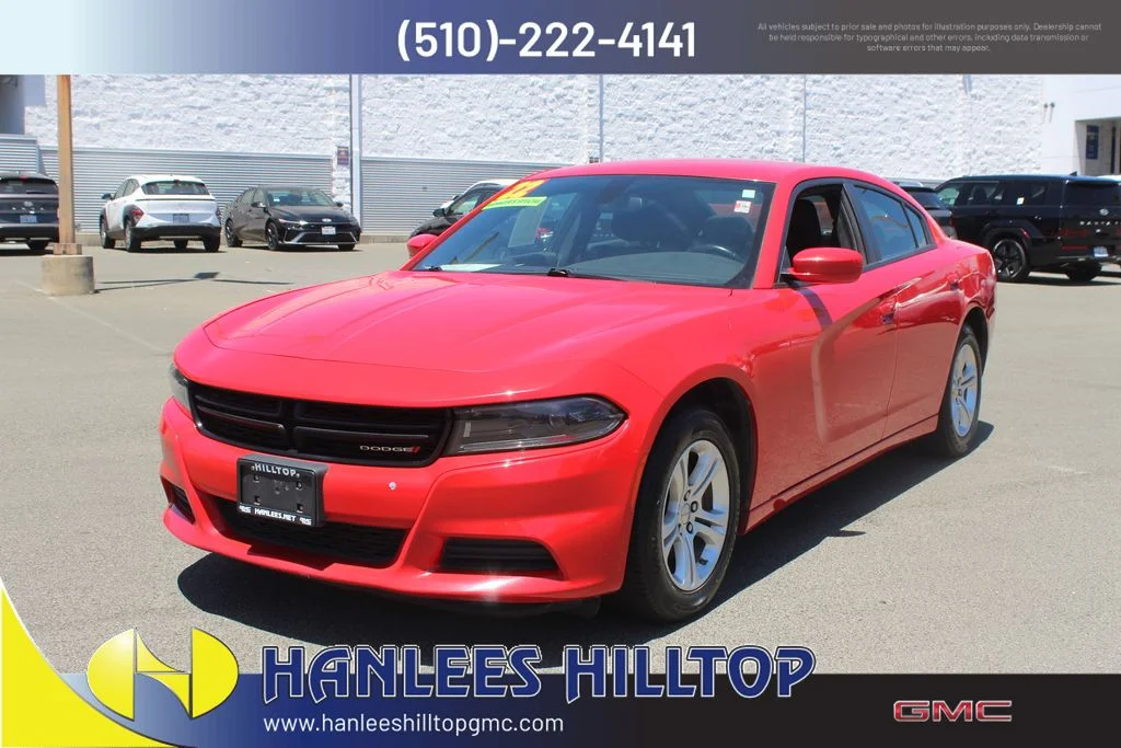 Used 2022 Red Dodge SXT image 3