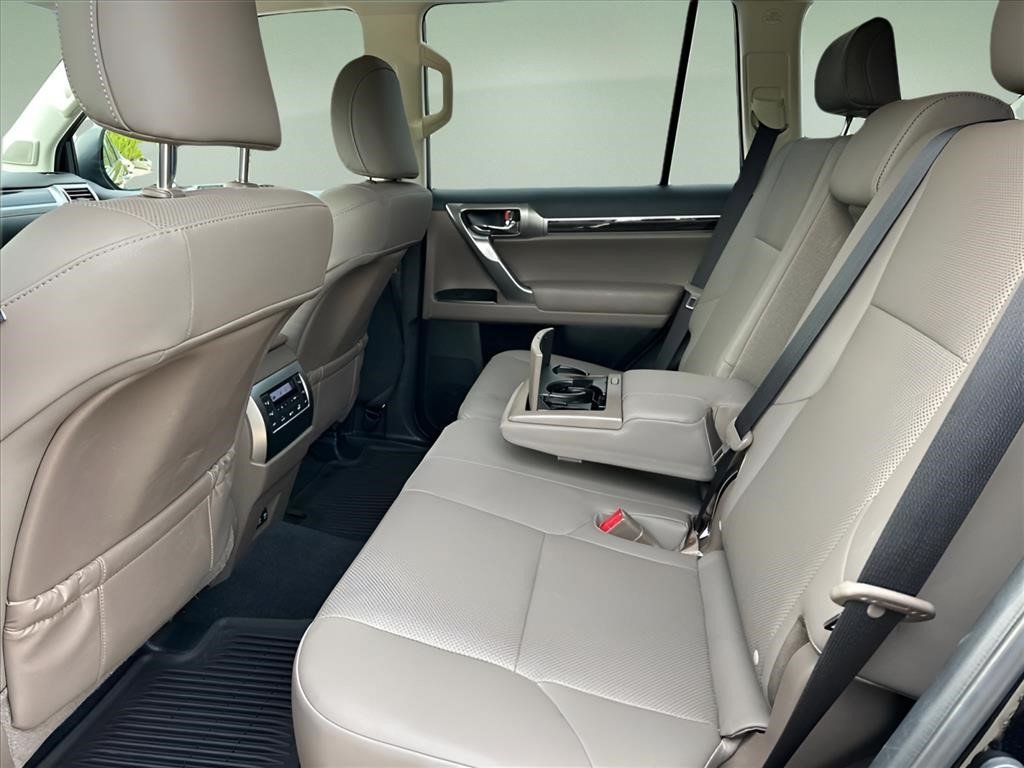 Used 2023 Black Onyx Lexus GX 460 Premium image 19