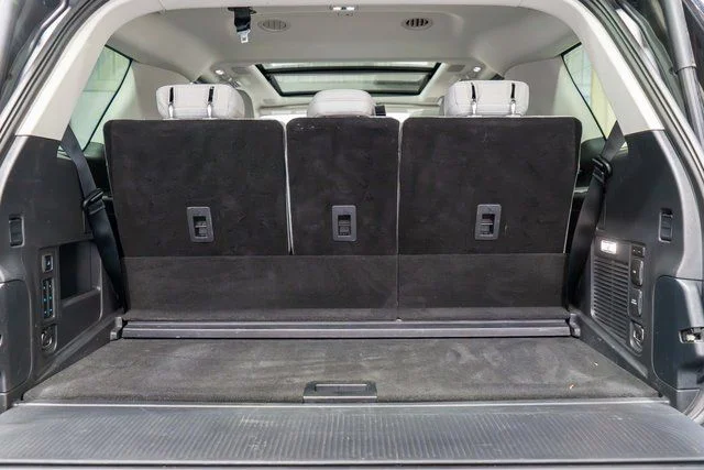 Used 2025 Gray Ford Platinum image 9