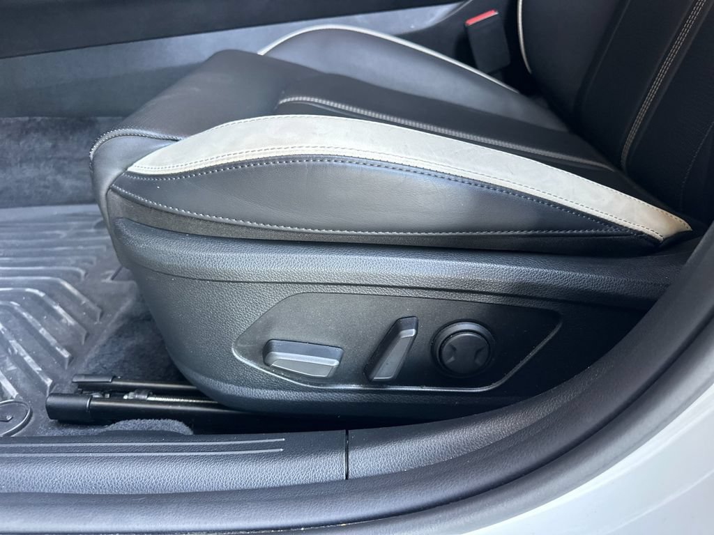 2025 Kia K5 GT-Line - Photo 13