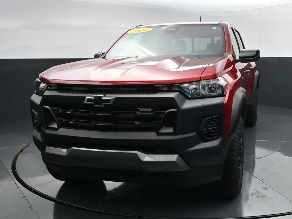 Used 2024 Red Chevrolet Trail Boss image 3