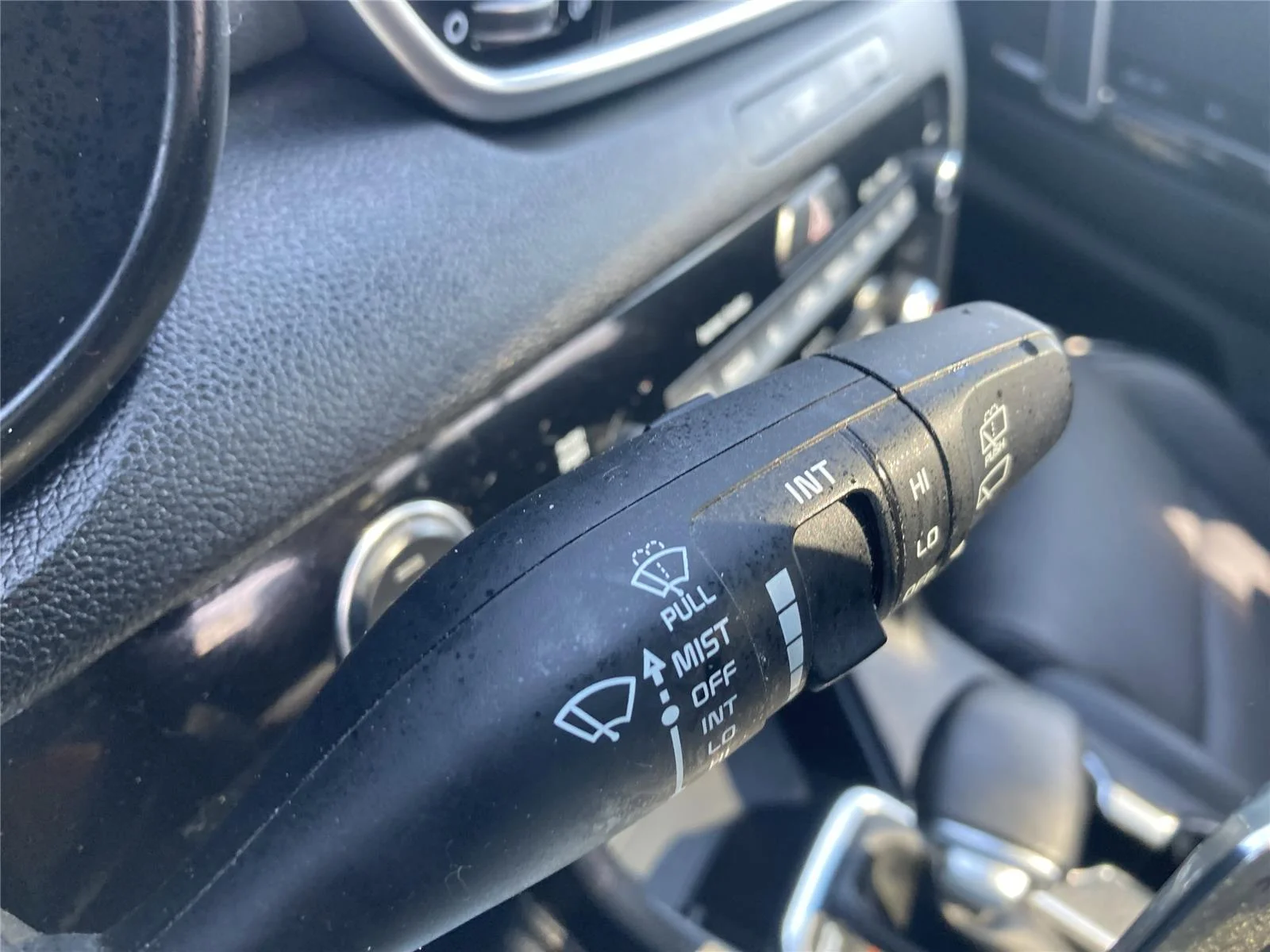 Used 2022 Sparkling Silver Kia SX Turbo image 23