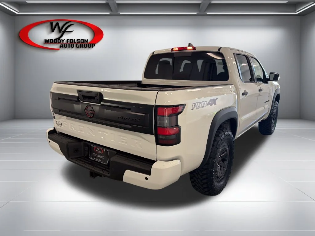New 2027 White Nissan PRO-4X image 7
