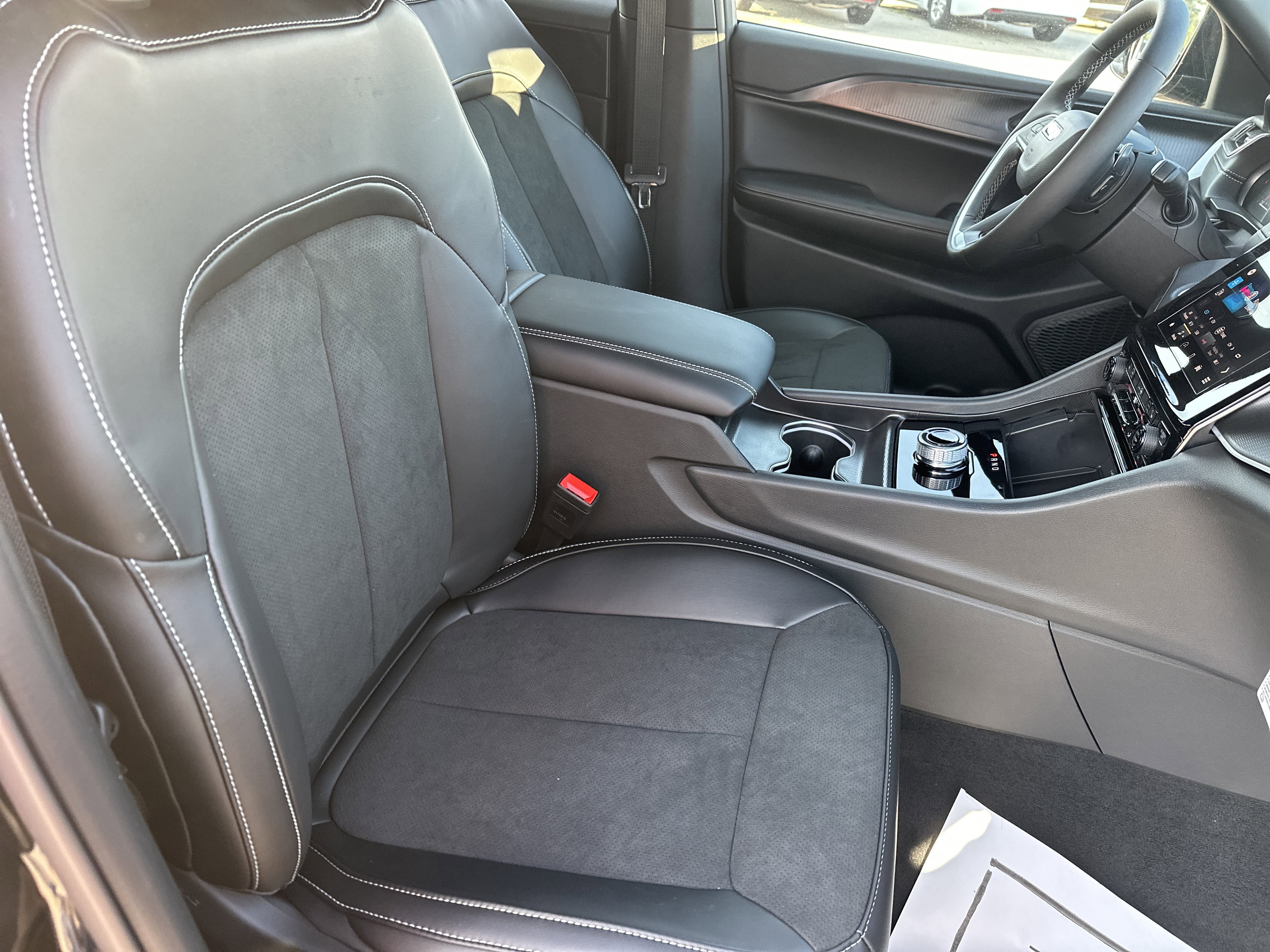 2025 Jeep Grand Cherokee Altitude - Photo 14