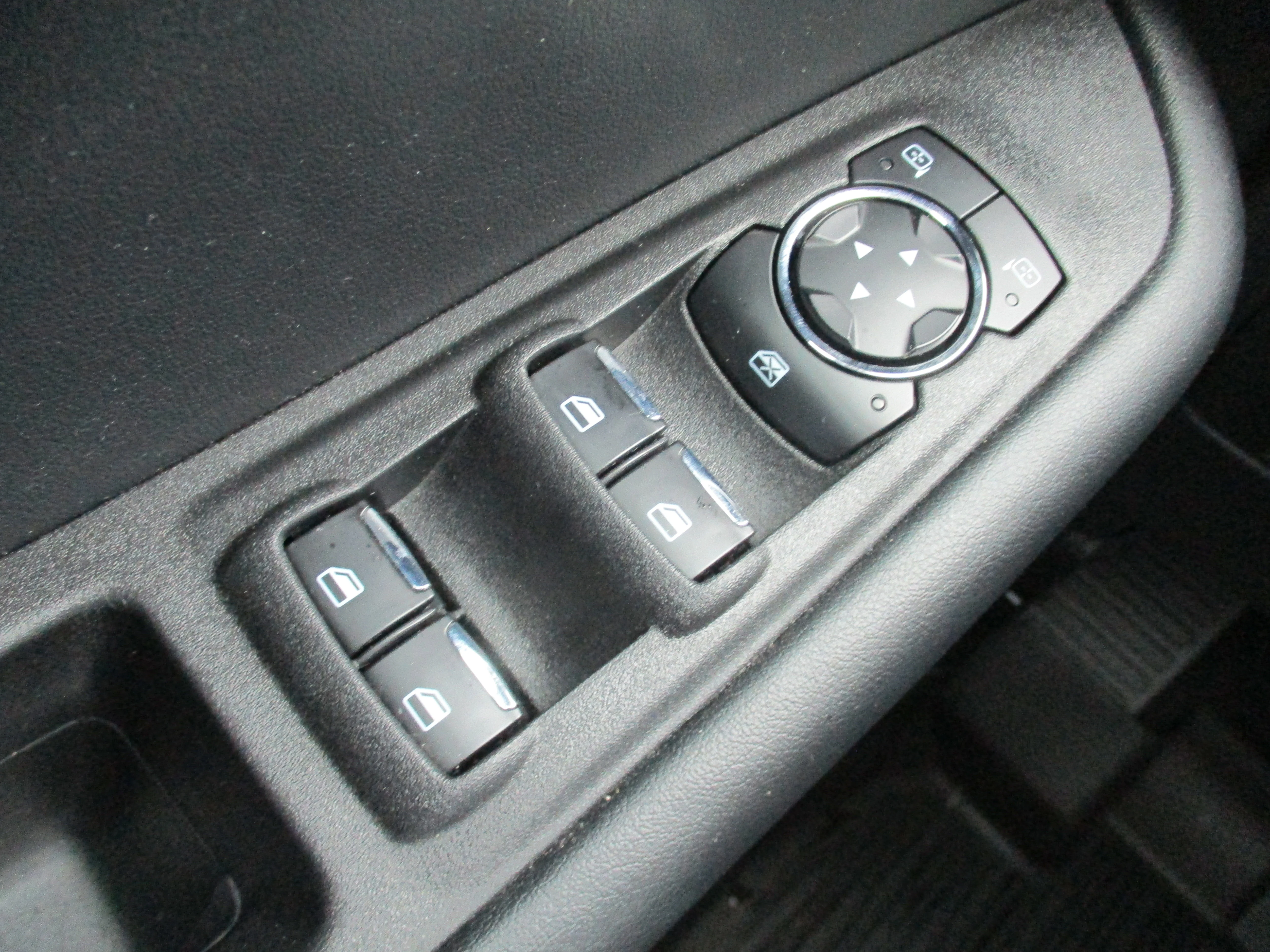 Used 2023 Agate Black Metallic Ford SEL image 23