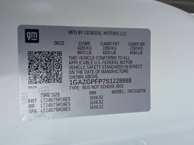 Used 2025 Summit White Chevrolet 1LT image 34