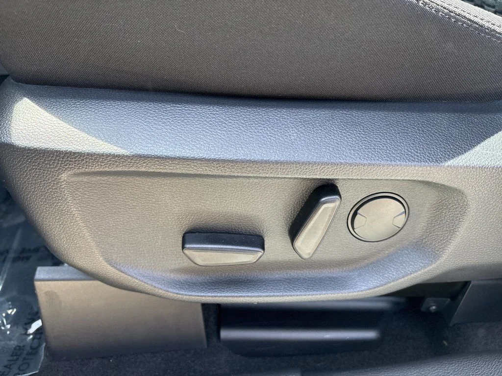 Used 2025 White Ford XLT image 16