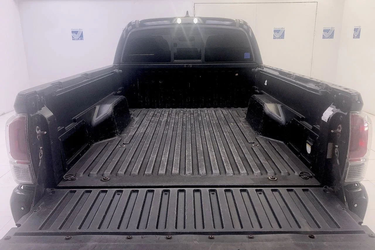 Used 2016 Black Toyota Limited image 26