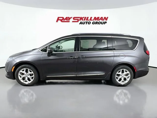 Used 2019 Gray Chrysler Touring L Plus image 4