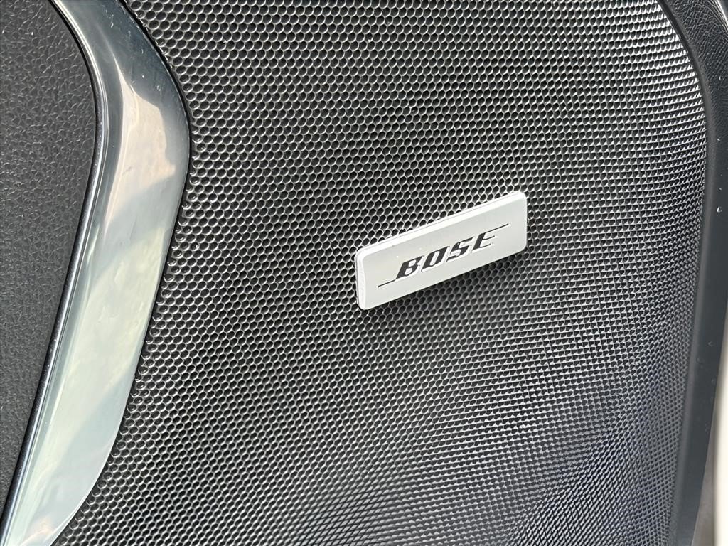 Used 2022 White Frost Tricoat GMC AT4 image 10