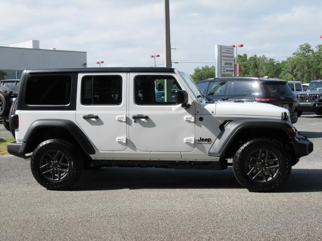 New 2026 Bright White Clear-Coat Exterior Paint Jeep Sport S image 2