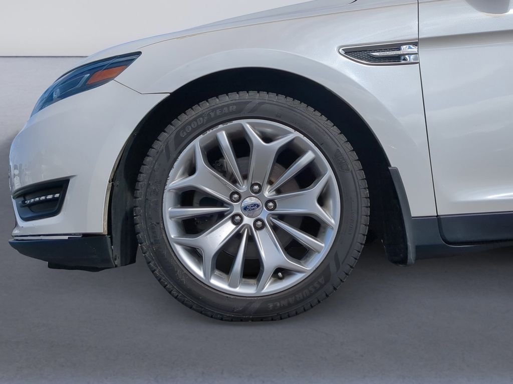 Used 2019 White Ford Limited image 11