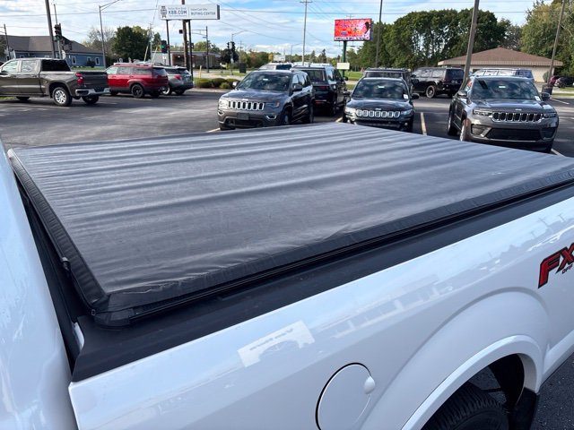 Used 2018  Ford XL image 8