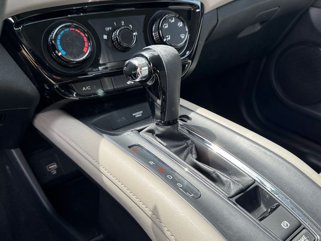 Used 2019 Silver Honda LX image 10