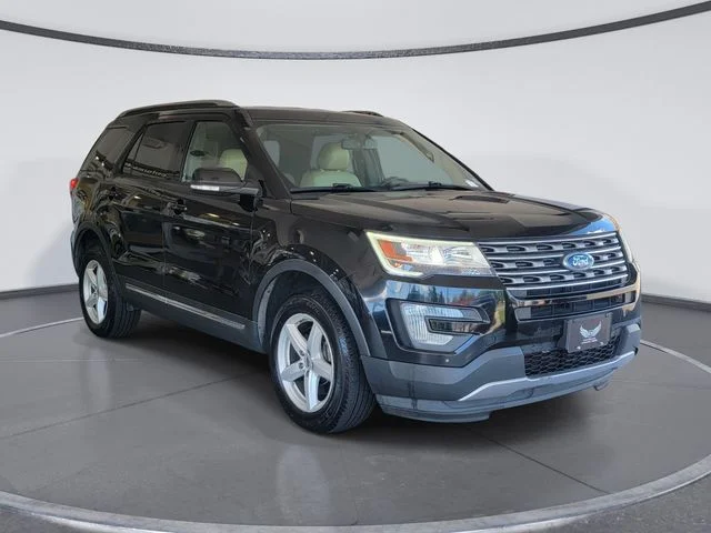 2017 Ford Explorer XLT 4WD's photo