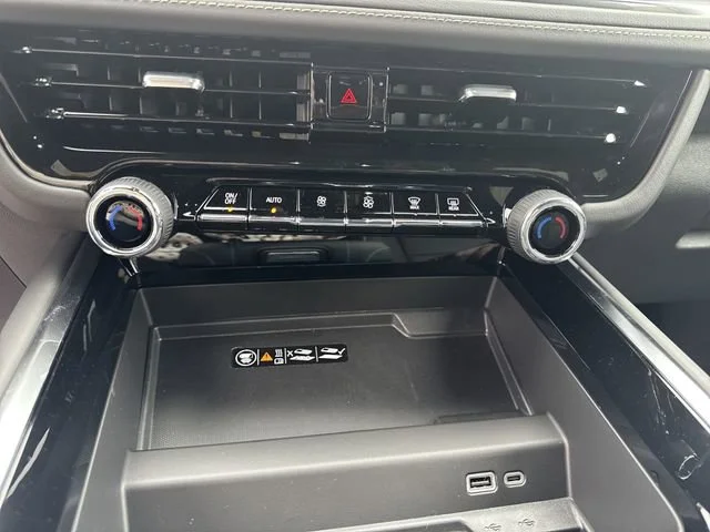 2026 Chevrolet Suburban Premier - Photo 14