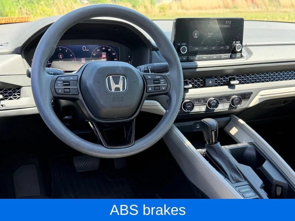 Used 2023 White Honda EX image 14