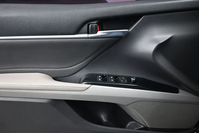 Used 2018 Brown Toyota XLE image 24