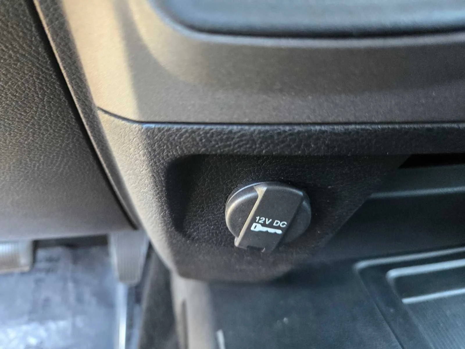 Used 2018  Ram Tradesman image 17