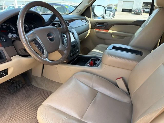 Used 2013 Black GMC SLT image 17