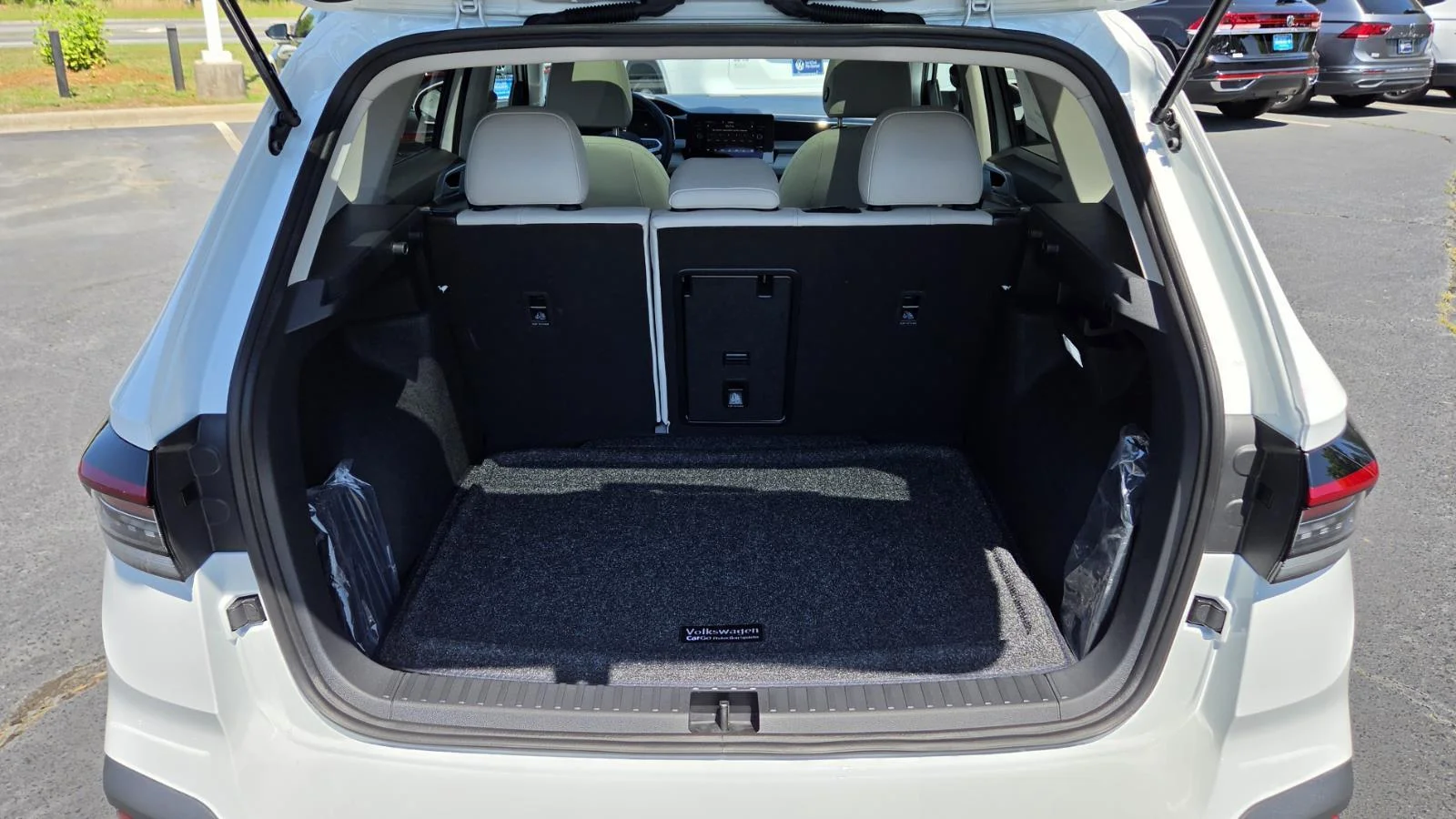 New 2026 Pure White Volkswagen SE image 61