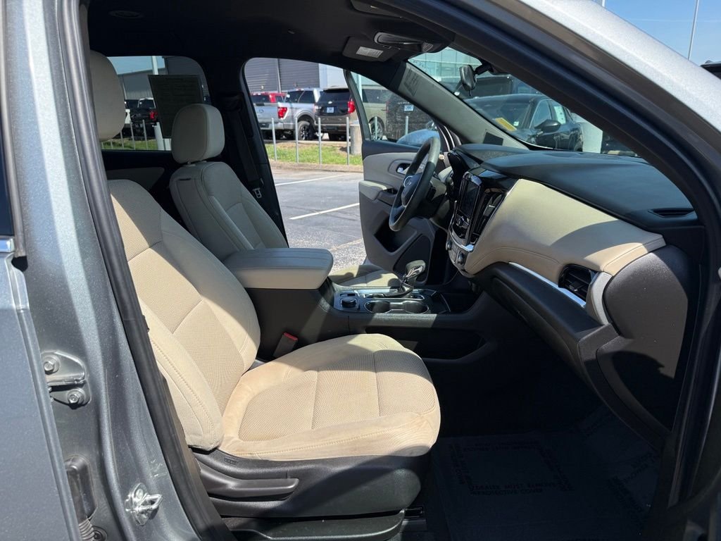 Used 2023 Gray Chevrolet LS image 17